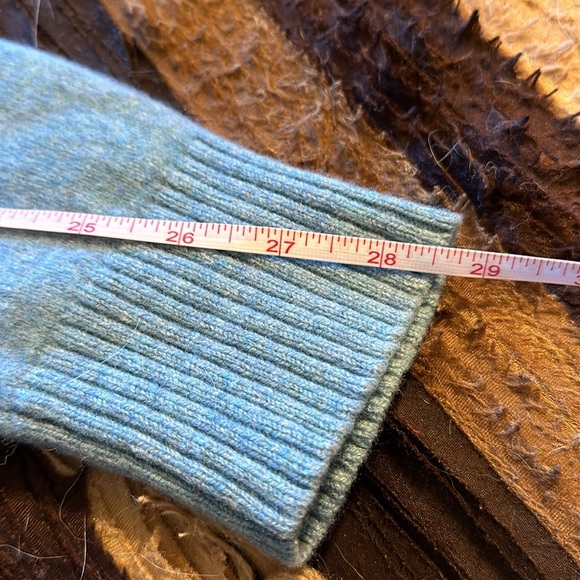 Penguin sweater (SHRUNK) V-Neck robins egg blue size large (xsmall) - Picture 8 of 9